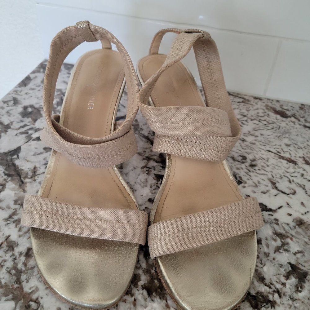 Donald Pliner Sandal  size 8.5 M‎